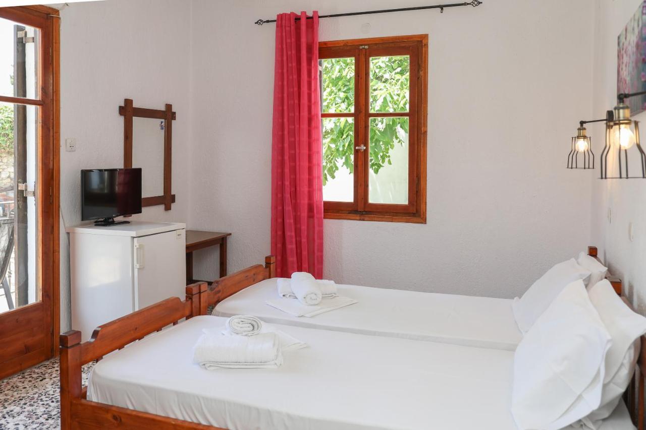 Fotini Rooms Скопелос Екстериор снимка
