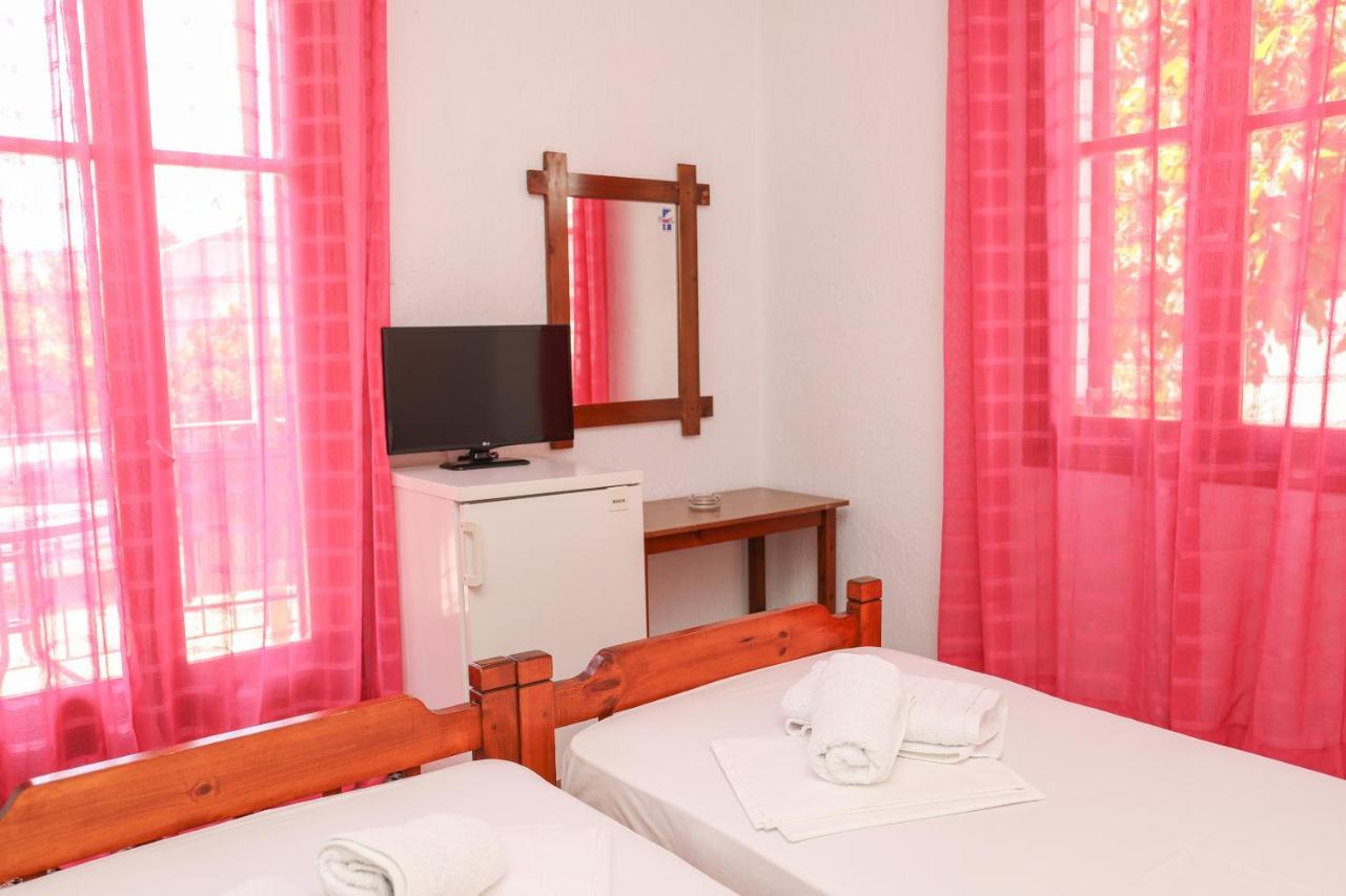 Fotini Rooms Скопелос Екстериор снимка