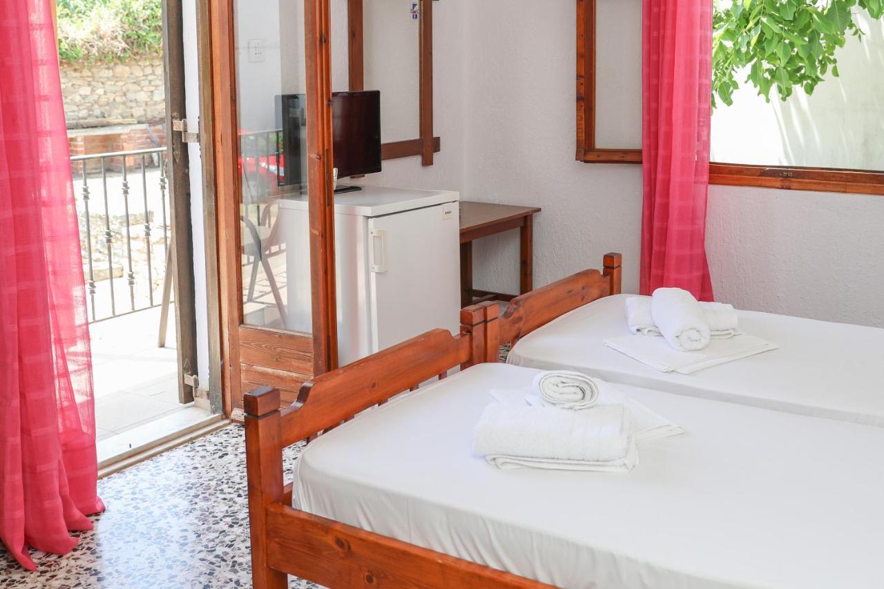 Fotini Rooms Скопелос Екстериор снимка