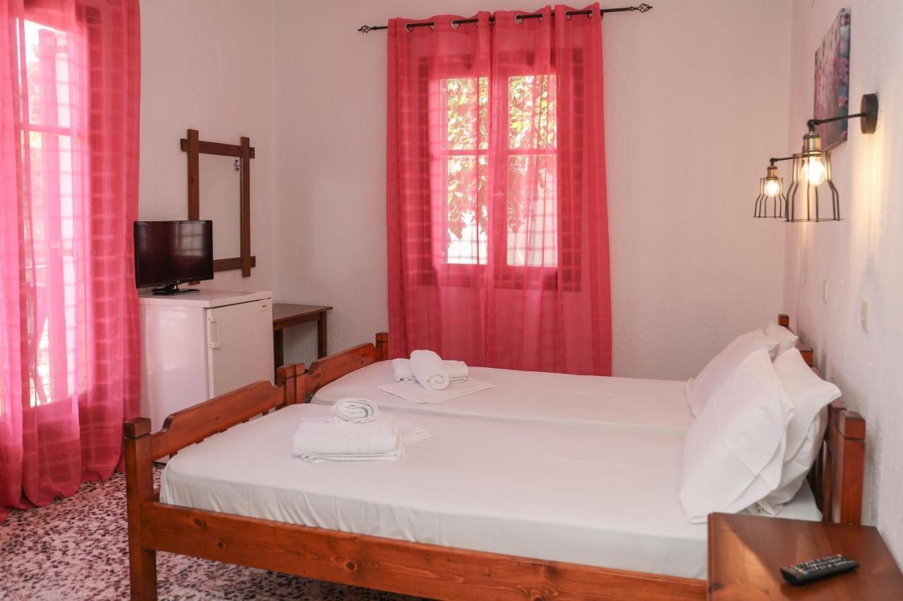 Fotini Rooms Скопелос Екстериор снимка
