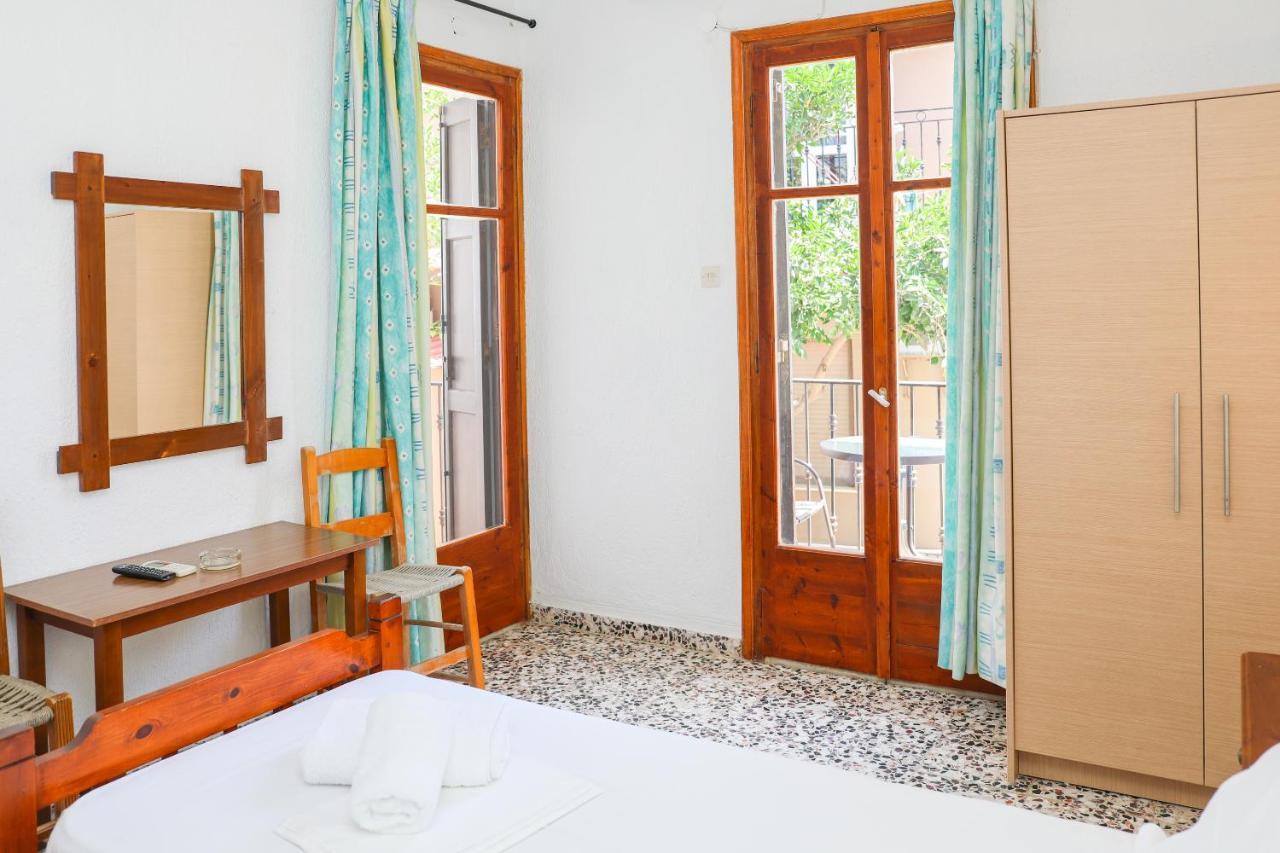 Fotini Rooms Скопелос Екстериор снимка